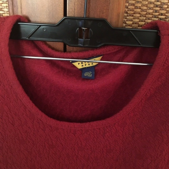 Textured JUNIORS RED MAROON DRESS. Size Medium - Picture 6 of 7